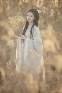 Artistic Language Photography Featuring Zhen Zhen YiTuYu Vol.8103 Collection - image 0