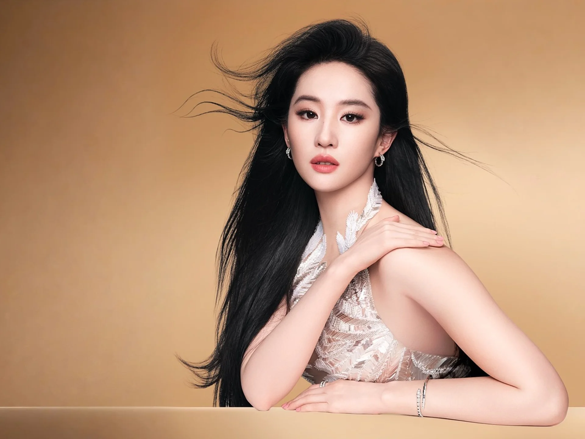 Liu Yifei Radiates Ethereal Beauty in Exquisite Haute Couture Fashion Gallery
