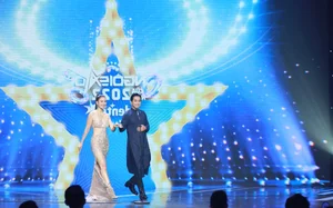 Glamour and Sensuality Shine at Star of the Year 2022 Gala - image 9