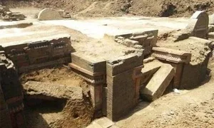 Shocking Discovery: Workers Unearth Ancient Tomb and Find Something Truly Astonishing - image 3