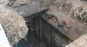 Shocking Discovery: Workers Unearth Ancient Tomb and Find Something Truly Astonishing - image 5