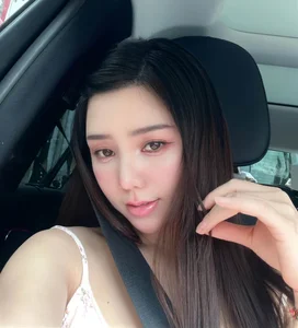 Vietnamese Celeb Update: Quynh Kool's Transformation and Truc Anh's Weight Loss Journey - image 4