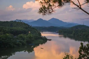 Discovering the Poetic Charm of Hue: A Breathtaking View from the Ancient Capital’s Scenic Balcony - image 7