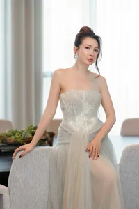 Trieu Ai Vy Surprises Fans with Stunning Postpartum Transformation - image 10