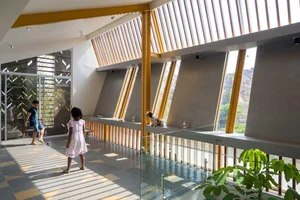 Modern 5-Story Home: A Concrete Sanctuary for Three Generations - image 10