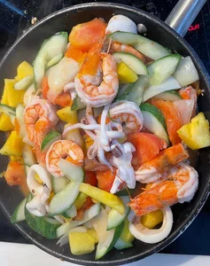 Singer Doan Trang Cooks Delicious Homemade Meal for Her Western Husband and Daughter - image 6