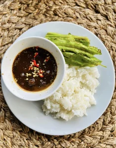 Singer Doan Trang Cooks Delicious Homemade Meal for Her Western Husband and Daughter - image 14