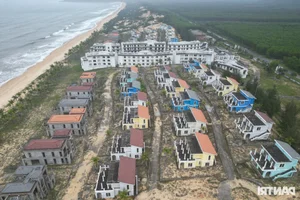 The Sad Reality of a World-Class Bay: Beautiful Beaches Left Ruined and Neglected - image 9