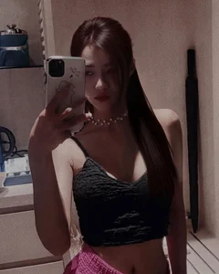 Dinh Trieu’s Wife Stuns with Her Incredible Post-Baby Physique - image 5
