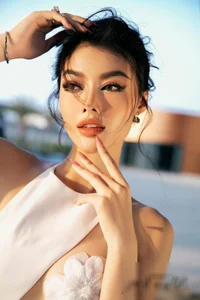 Vbiz Beauty Queen Openly Admits Plastic Surgery and Gets Mistaken for Someone Else - image 2