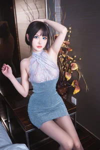 Timeless Elegance: Exploring Minimalist Grey Fashion with Model Nin De Dan Dan - image 5