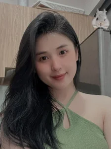 Thao Nari: The Radiant Beauty of the Tay Streamer and Modern Motherhood - image 1