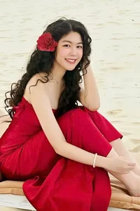 Elegant Ladylike Fashion Secrets: How to Style Like a Modern Princess Inspired by Lo Lem - image 3
