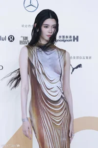 Dilraba Dilmurat and Guli Nazha Dazzle on the Red Carpet - image 4