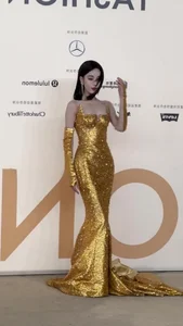 Dilraba Dilmurat and Guli Nazha Dazzle on the Red Carpet - image 0