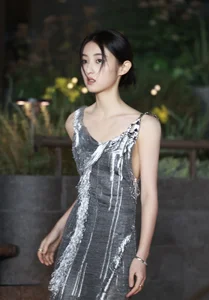 Dilraba Dilmurat and Guli Nazha Dazzle on the Red Carpet - image 11