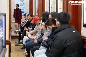 Hanoi Gold Shops Overwhelmed Ahead of God of Wealth Day - image 0