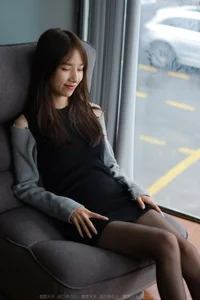 Mei Zi: Relaxed Elegance in Black Silk on the Sofa - image 86
