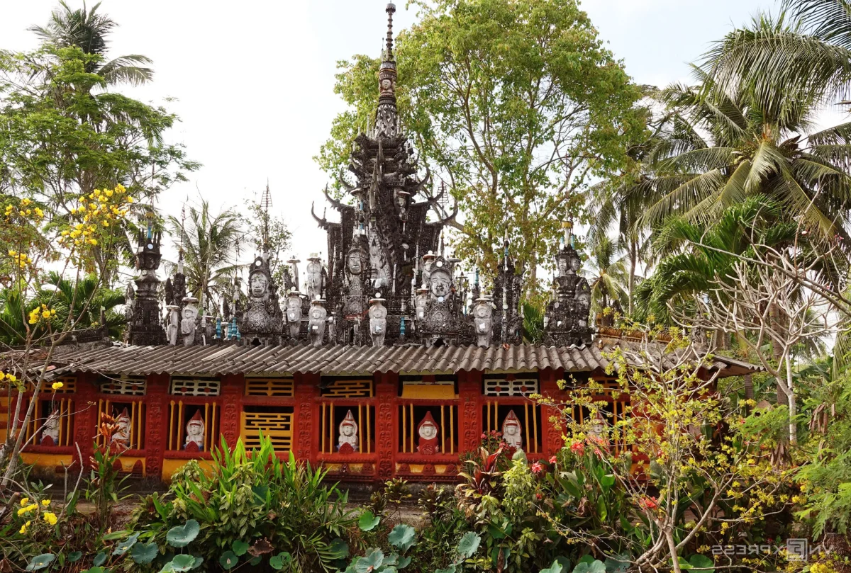 Cultural Heritage: The House of a Thousand Towers and Khmer Reliefs