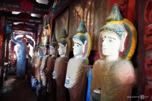 Cultural Heritage: The House of a Thousand Towers and Khmer Reliefs - image 7