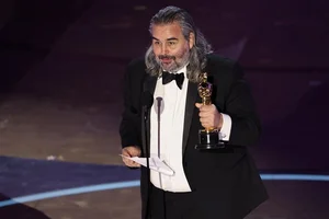 Oscars 2024 Highlights: Oppenheimer Triumphs and Emotional Tribute to Lee Sun Kyun - image 3