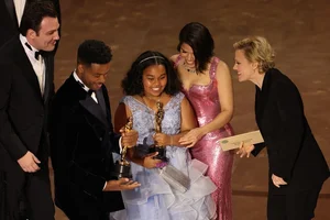 Oscars 2024 Highlights: Oppenheimer Triumphs and Emotional Tribute to Lee Sun Kyun - image 5