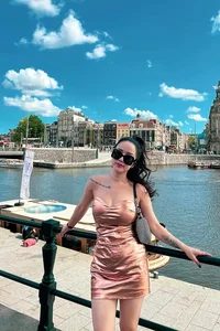 Nostalgic Appearance: Vo Thu Ha of Tik Tik Tak Group Spotted in Rare Outing - image 0