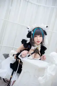 Coser Tomoyo-chan as Azur Lane's Cheshire: Captivating charm and sweet allure. - image 3