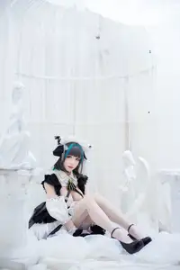 Coser Tomoyo-chan as Azur Lane's Cheshire: Captivating charm and sweet allure. - image 14