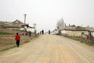 Rare Glimpse Into Daily Life in North Korea: Pyongyang’s Deepest Subways and Rural Landscapes - image 3