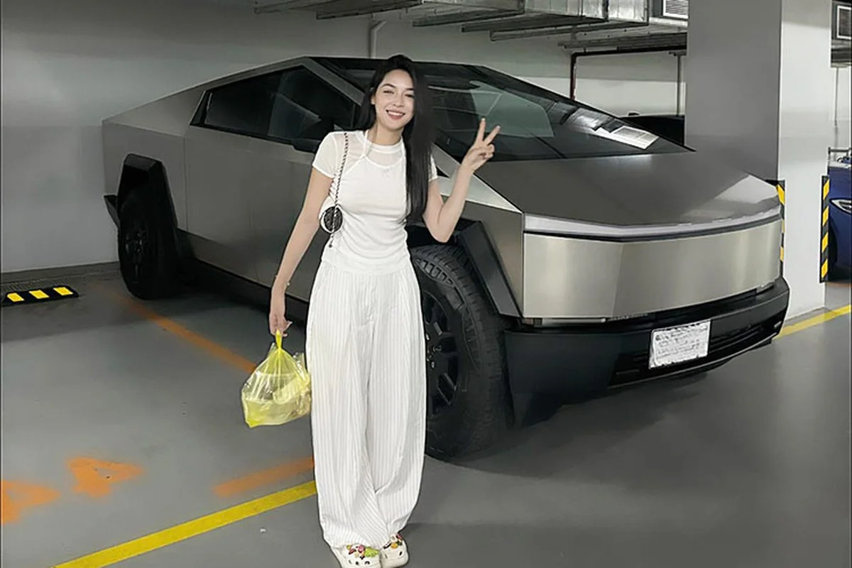 The Tesla Cybertruck 2024 Makes a Stunning Debut on the Streets of Vietnam