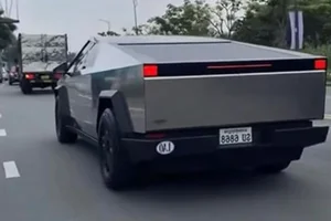 The Tesla Cybertruck 2024 Makes a Stunning Debut on the Streets of Vietnam - image 9