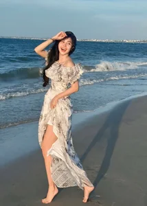 Iconic Vietnamese Actress Captivates in Elegant Backless Fashion Gallery - image 8