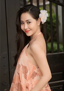 Iconic Vietnamese Actress Captivates in Elegant Backless Fashion Gallery - image 4