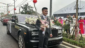 Quang Hai and Chu Thanh Huyen’s Grand Wedding: Exclusive Menu and Stunning 1,200-Guest Celebration Details Revealed - image 2