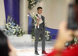 Quang Hai and Chu Thanh Huyen’s Grand Wedding: Exclusive Menu and Stunning 1,200-Guest Celebration Details Revealed - image 1