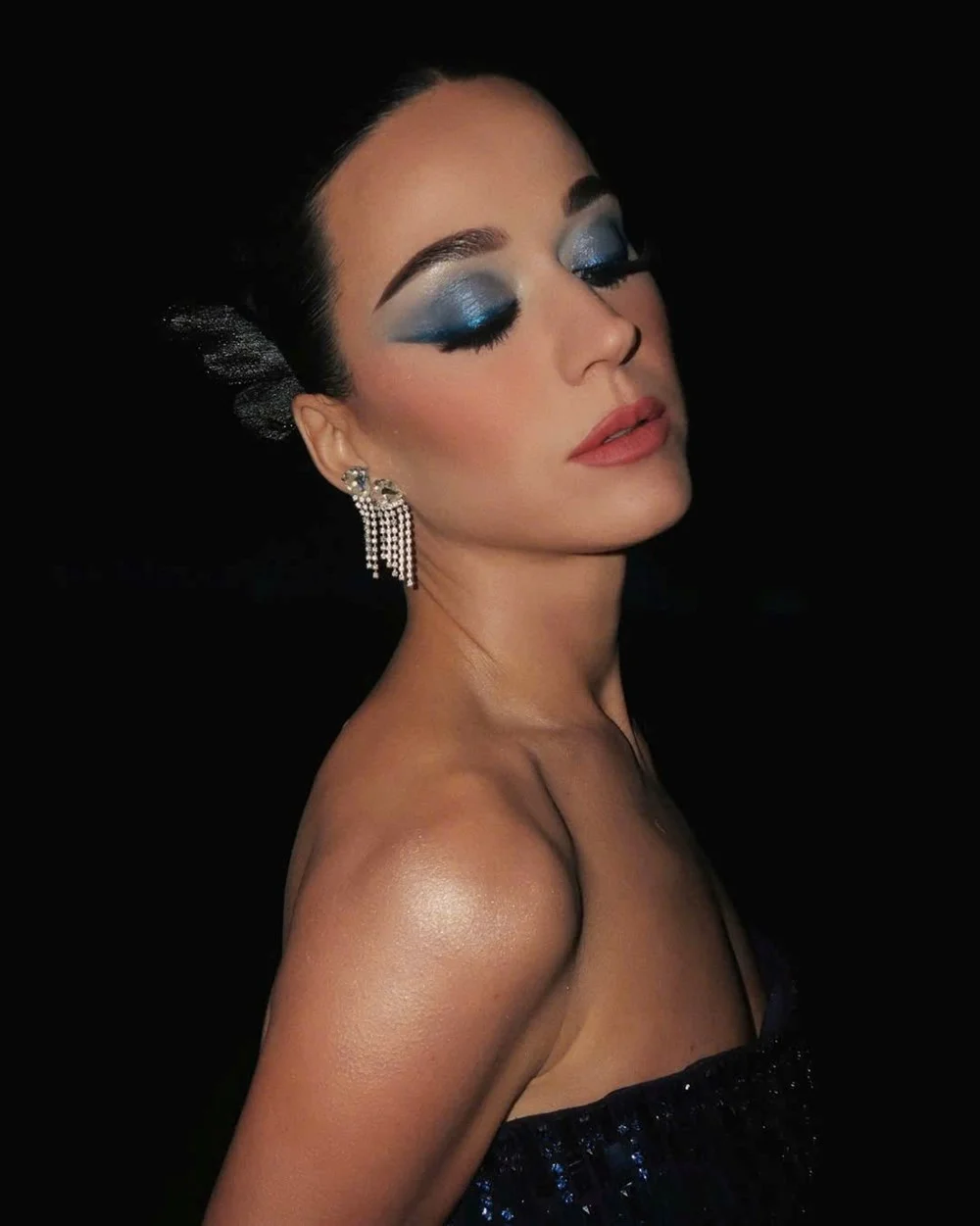Katy Perry Stuns Fans with Dramatic Weight Loss and Radiant New Look: A Complete Style Transformation