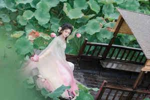 YiTuYu Art Language Vol.9556 Chi Yan Zai Zhe Li Aesthetic Photo Gallery - image 0