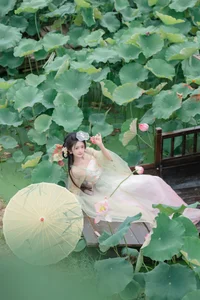 YiTuYu Art Language Vol.9556 Chi Yan Zai Zhe Li Aesthetic Photo Gallery - image 8