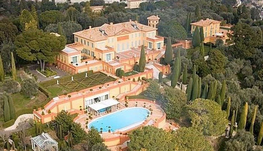 Explore the World's Top 5 Most Beautiful Houses: From Modern Architectural Marvels to Luxurious Coastal Mansions and Iconic European Estates
