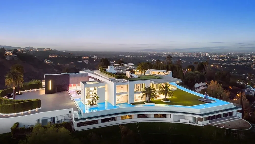 Explore the World's Top 5 Most Beautiful Houses: From Modern Architectural Marvels to Luxurious Coastal Mansions and Iconic European Estates