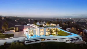 Explore the World's Top 5 Most Beautiful Houses: From Modern Architectural Marvels to Luxurious Coastal Mansions and Iconic European Estates - image 6