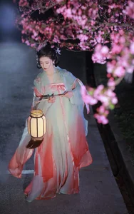 YiTuYu Art Language Vol.4699: Artistic Expressions with Model Wu Sui - image 15