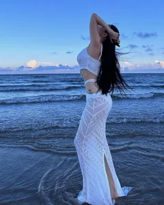 Si Thanh Stuns in Bold Sheer Dress Design for Glamorous Red Carpet Look - image 7