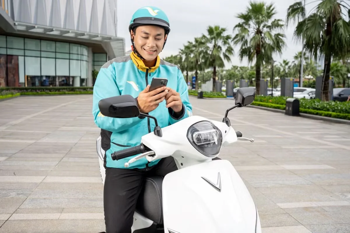 Xanh SM Guarantees Monthly Income Up to 15 Million VND for Bike Drivers