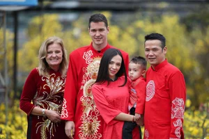 Vietnamese Football Stars Celebrate Lunar New Year: Heartfelt Tet Wishes to Fans - image 7