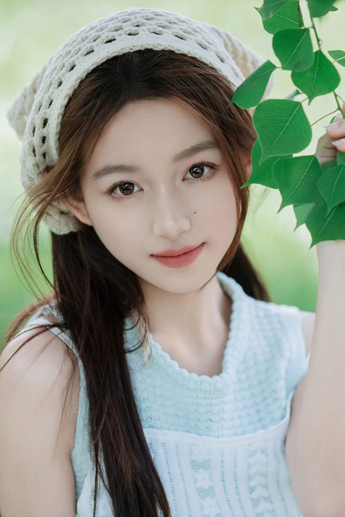 Yu Er's Graceful Portraits: A Visual Study in YiTuYu Art Language Vol.7178