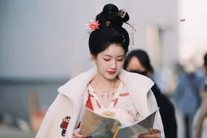 Zhao Lusi Captivates Fans with Stunning Tang Dynasty Visuals in The Legend of Jewelry - image 8