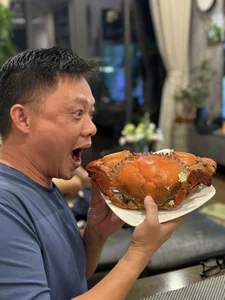 MC Tran Quang Minh’s Giant Crab Discovery Sparks Fun Social Media Buzz Among Famous Colleagues - image 7