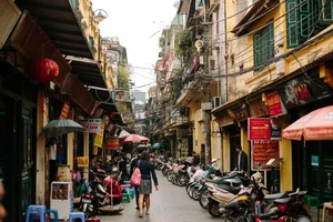 9 Must-Try Hanoi Street Foods to Warm Your Soul This Winter - image 7